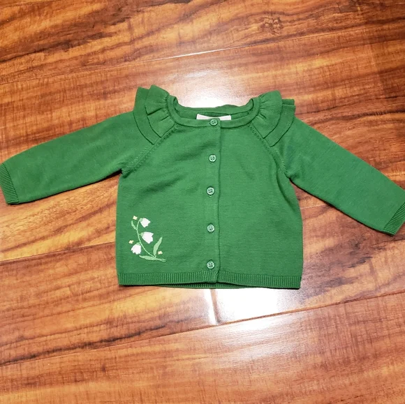 Janie and Jack NWT 3-6 months green lily sweater, seersucker top, white shorts